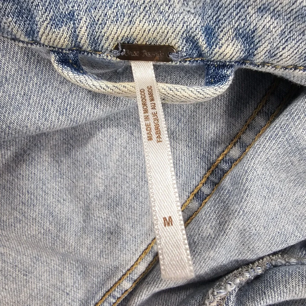 Free People Rumors Denim Jacket WOMENS M Light Wash Distressed Cotton Trucker - Picture 6 of 14